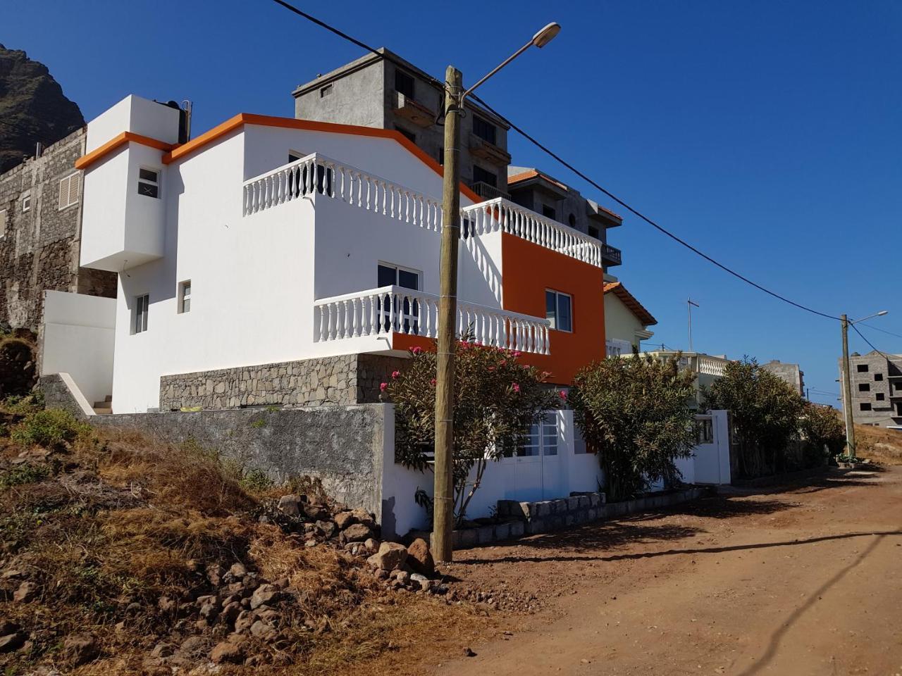 Chez Jumpy Hotel Ponta Do Sol Exterior photo